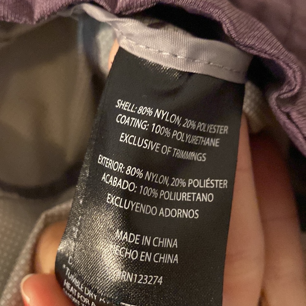 Like new Paradox rain jacket size small - Picture 4 of 7